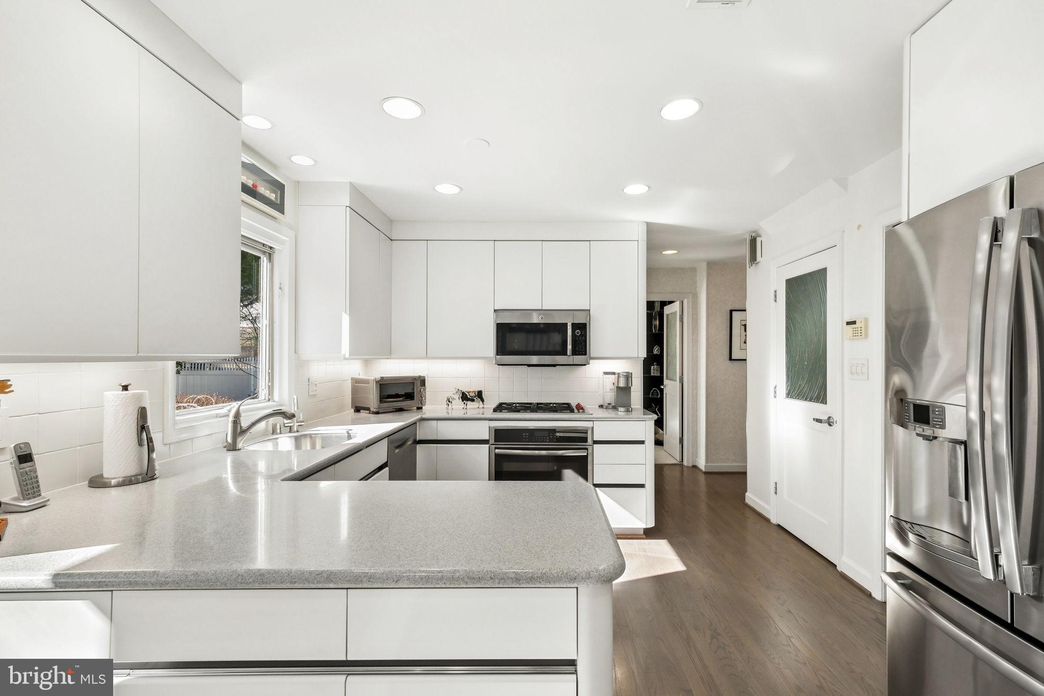 ROBERTS GLEN - Residential