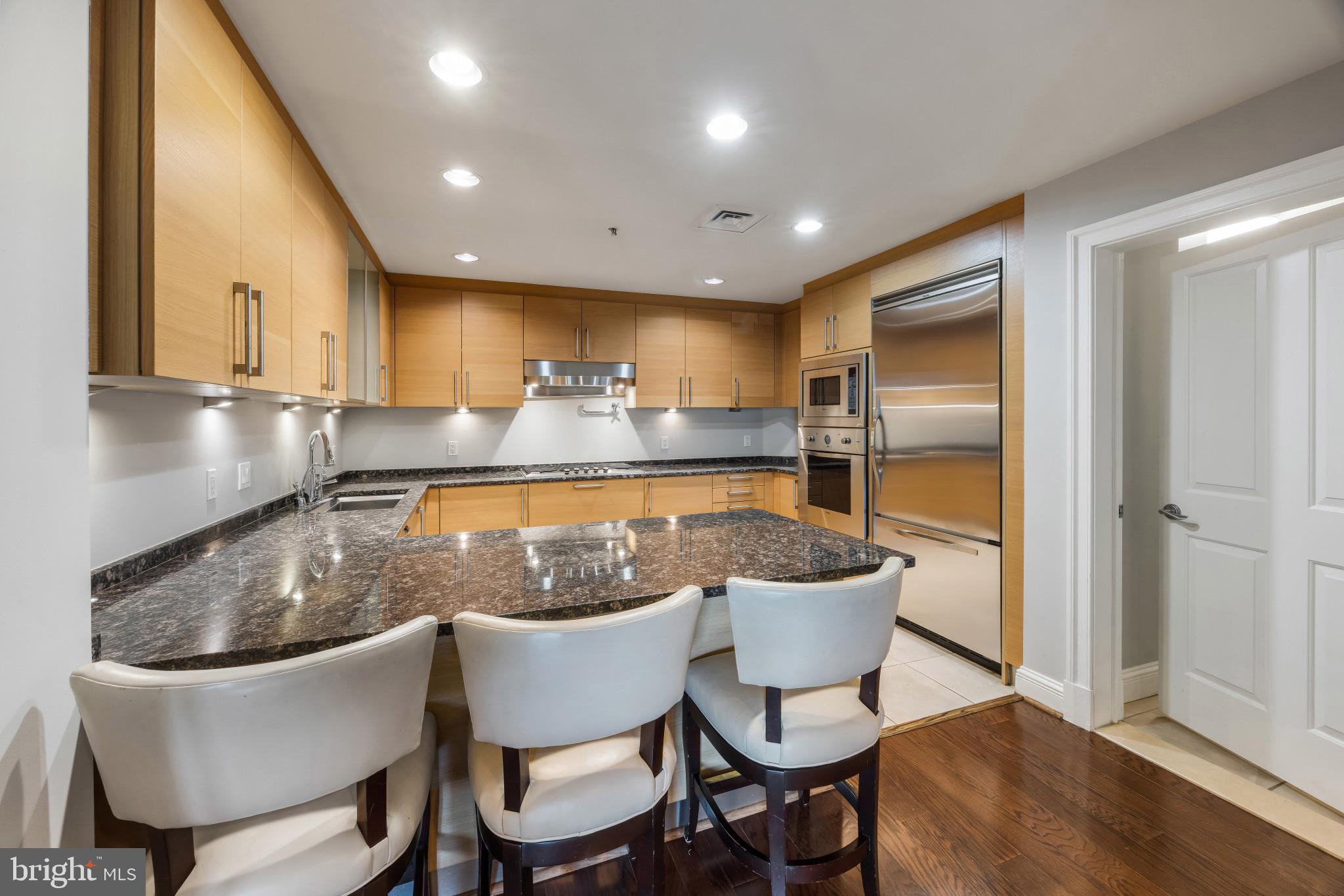 THE RITZ-CARLTON RESIDENCES - Residential