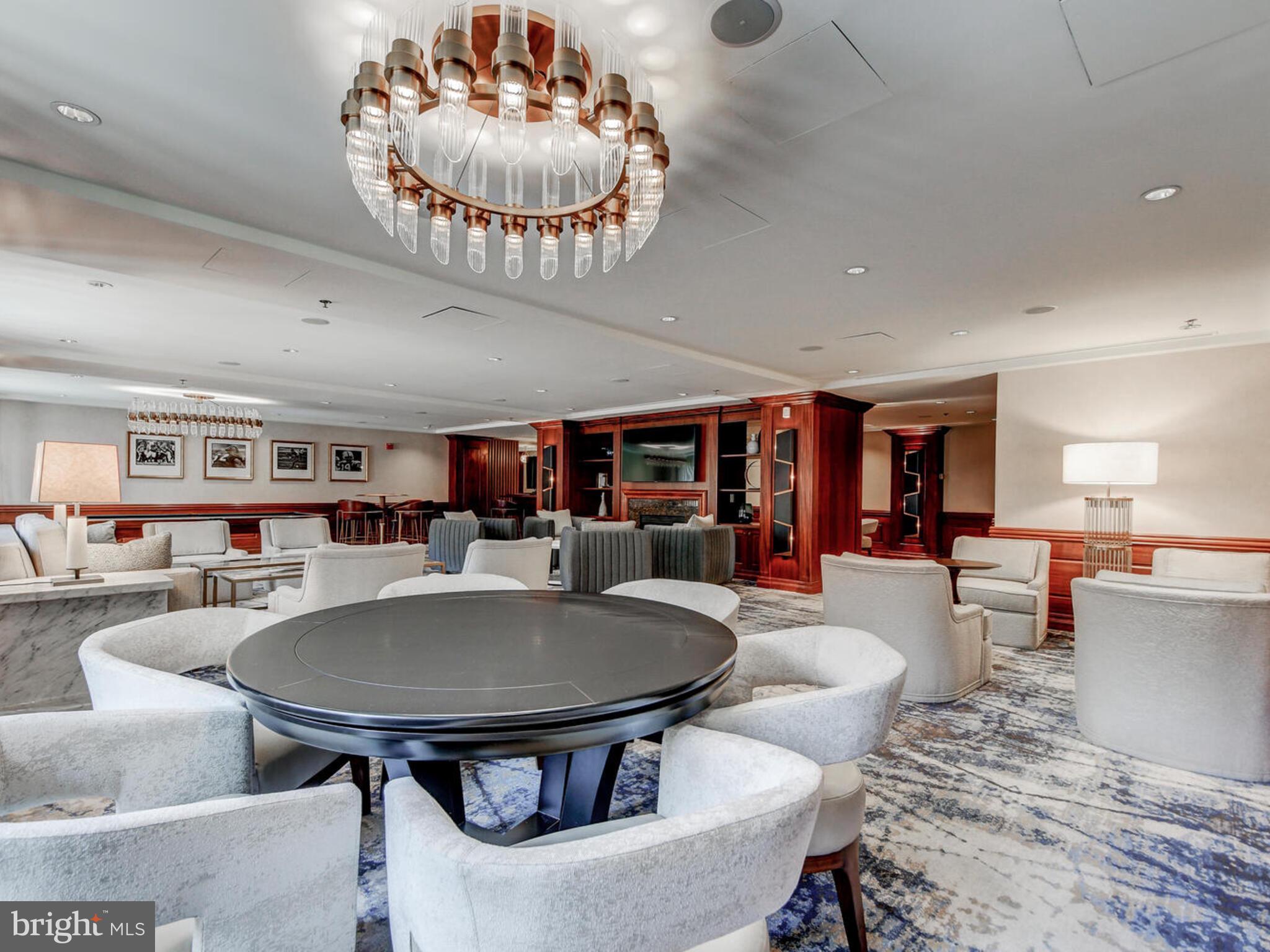 THE RITZ-CARLTON RESIDENCES - Residential