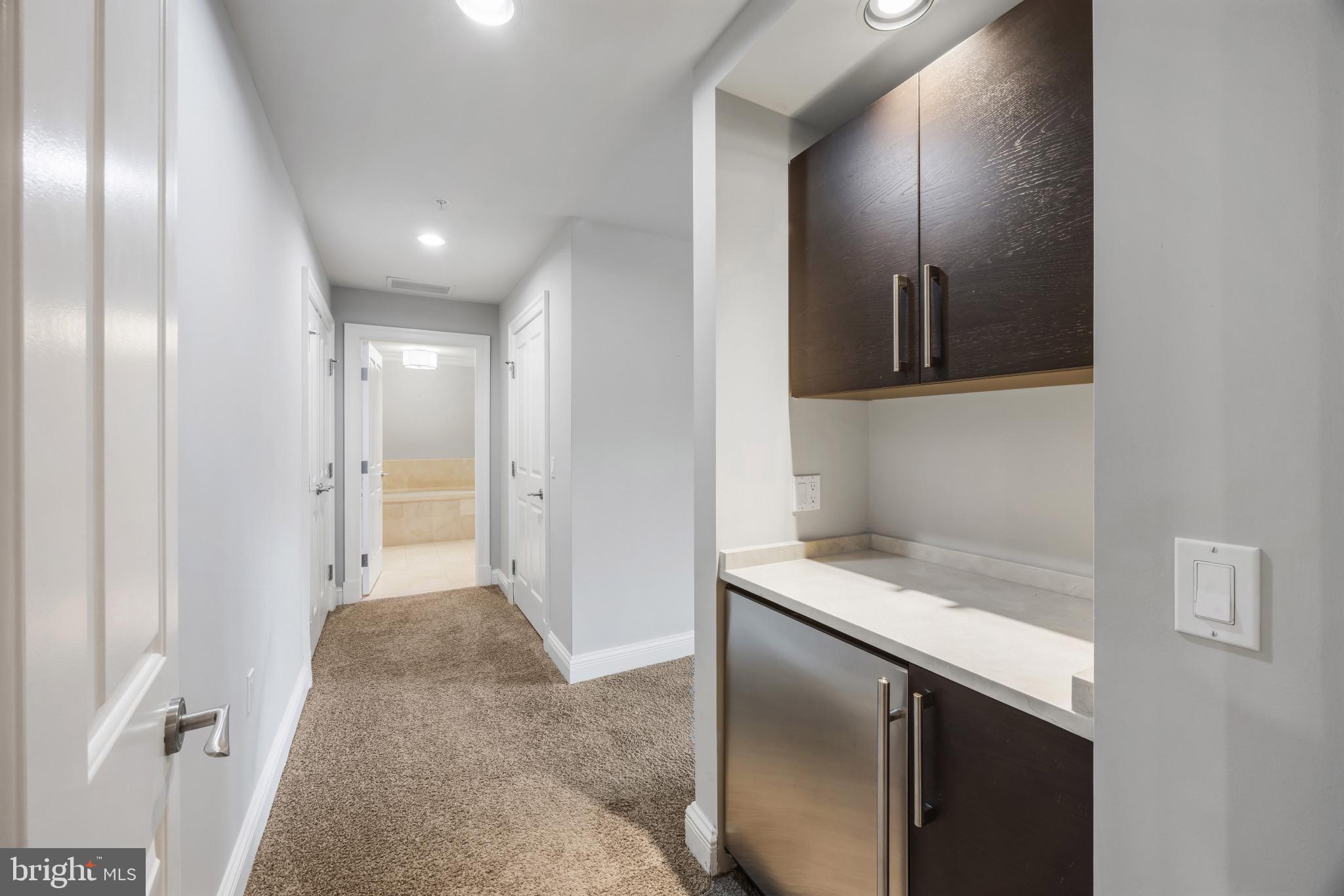 THE RITZ-CARLTON RESIDENCES - Residential