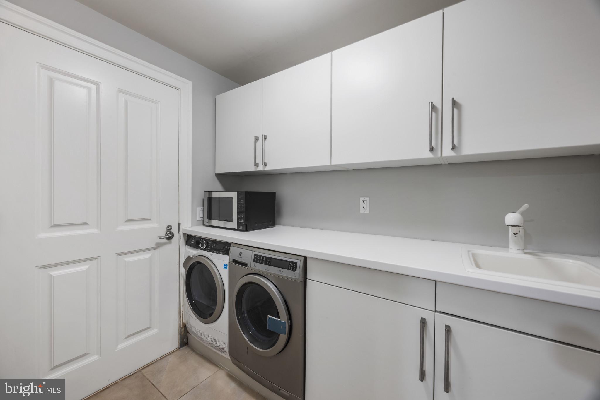 THE RITZ-CARLTON RESIDENCES - Residential