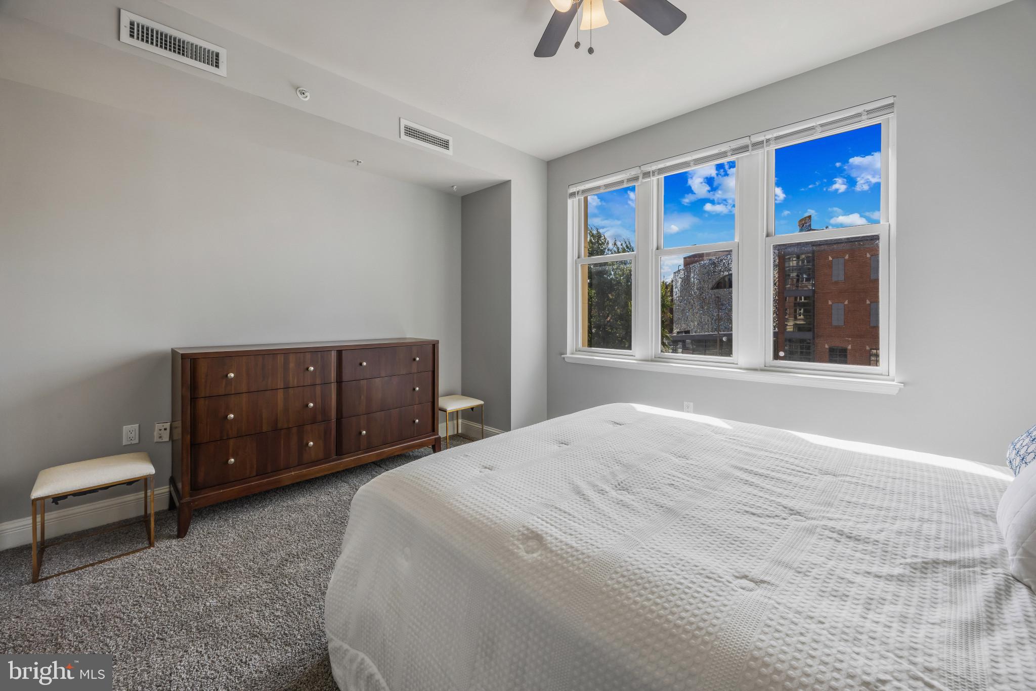 THE RITZ-CARLTON RESIDENCES - Residential