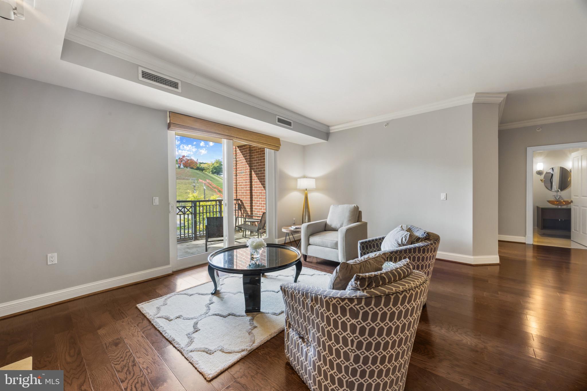 THE RITZ-CARLTON RESIDENCES - Residential