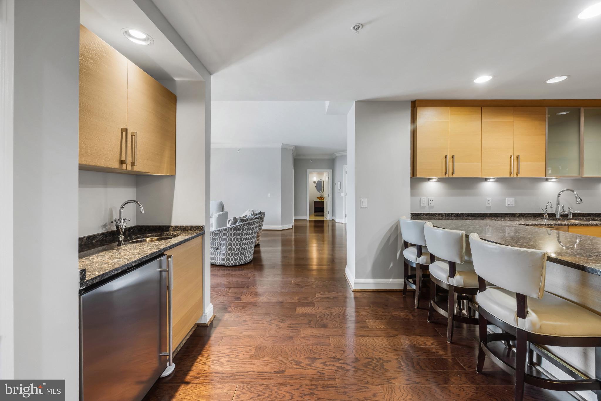 THE RITZ-CARLTON RESIDENCES - Residential