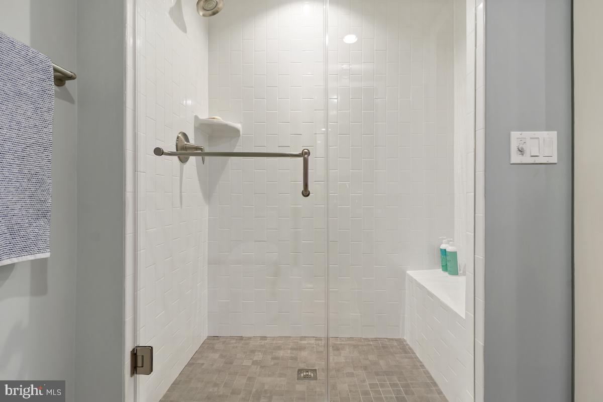 GROSVENOR HEIGHTS - Residential