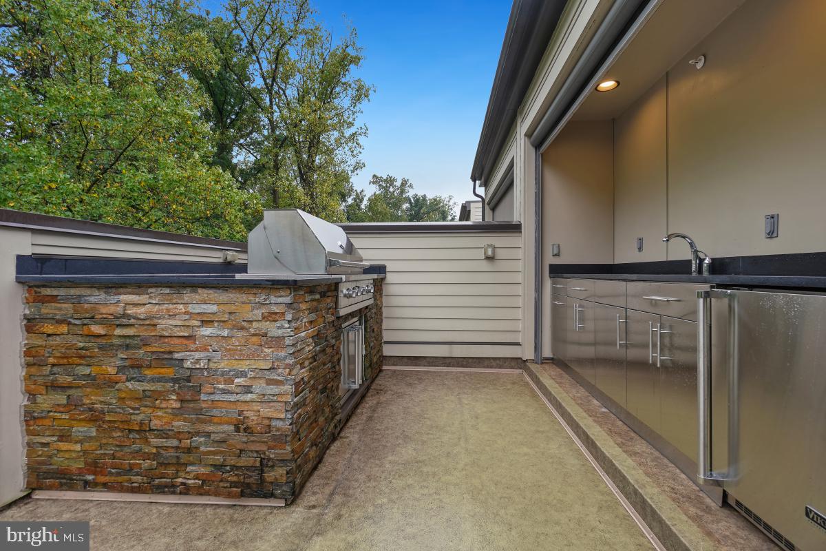 GROSVENOR HEIGHTS - Residential