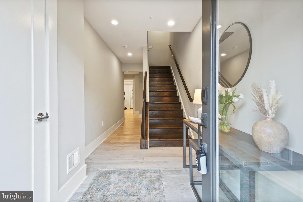 GROSVENOR HEIGHTS - Residential