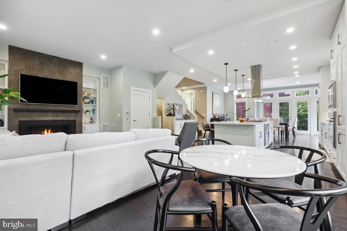 GROSVENOR HEIGHTS - Residential