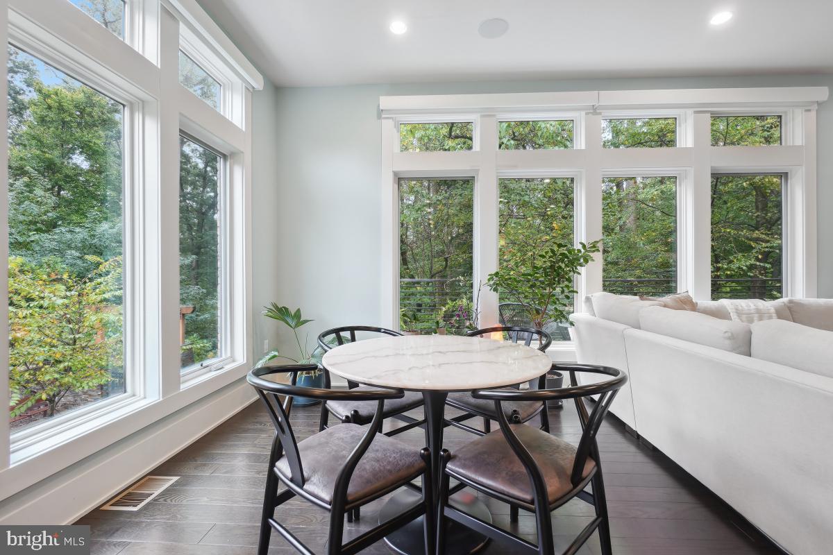 GROSVENOR HEIGHTS - Residential