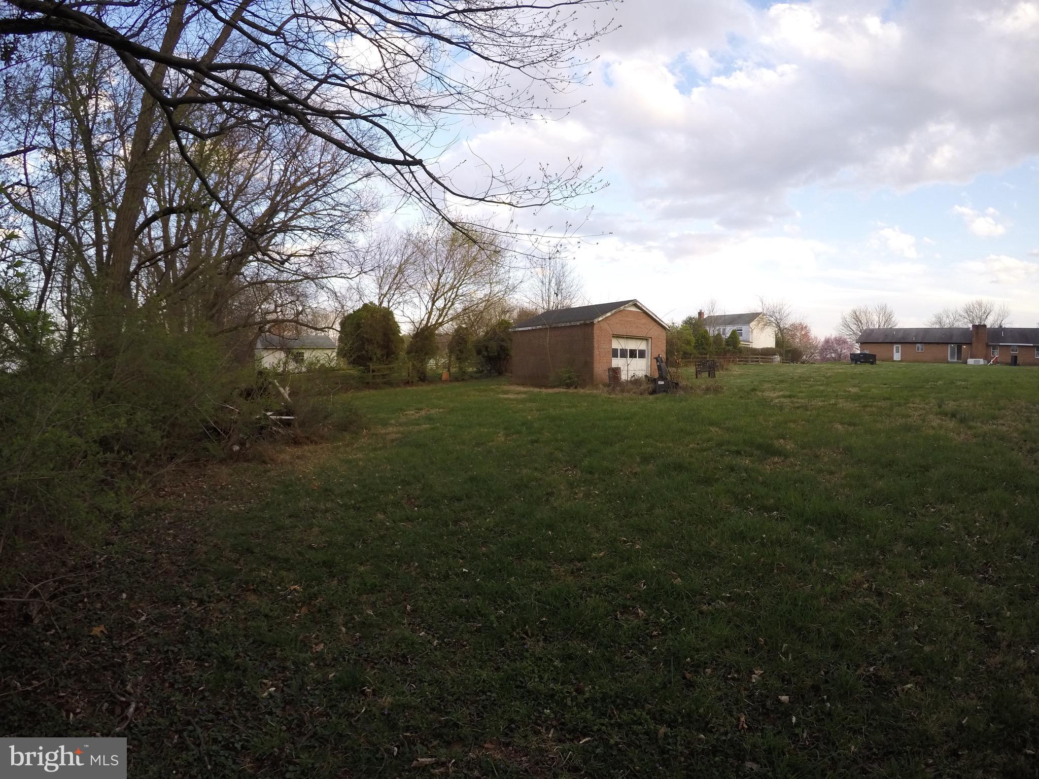 PLEASANT ESTATES - Residential