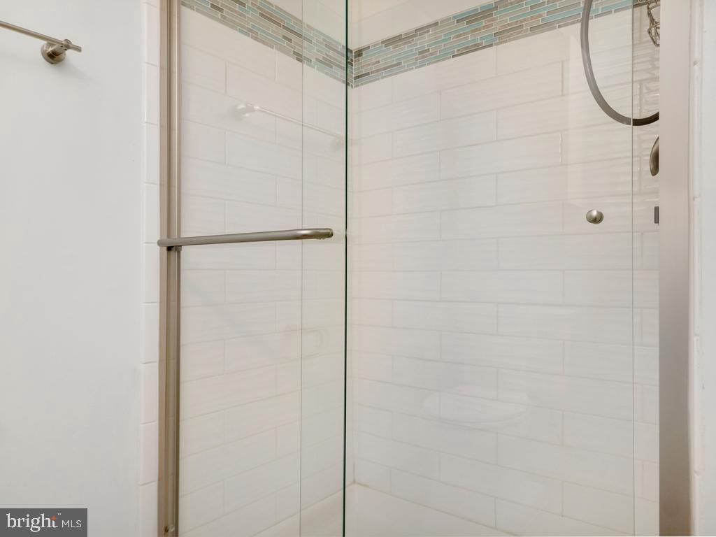 MANCHESTER LAKES - Residential Lease