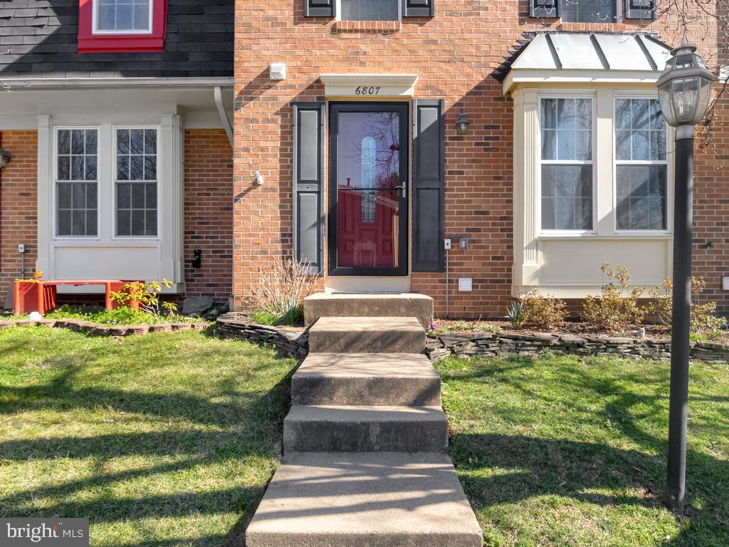 MANCHESTER LAKES - Residential Lease