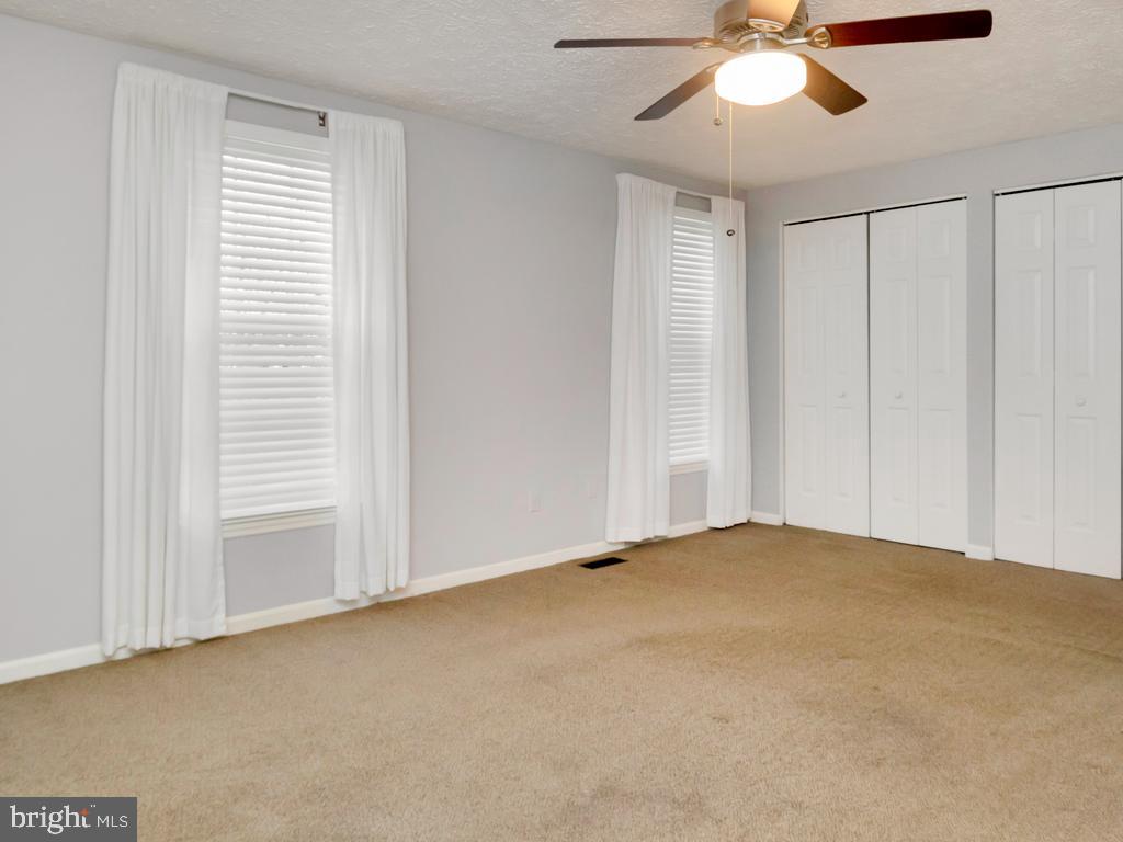 MANCHESTER LAKES - Residential Lease