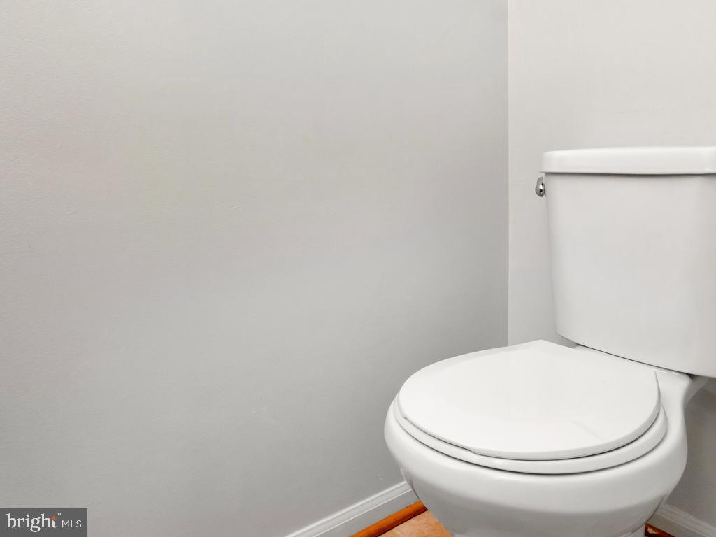 MANCHESTER LAKES - Residential Lease