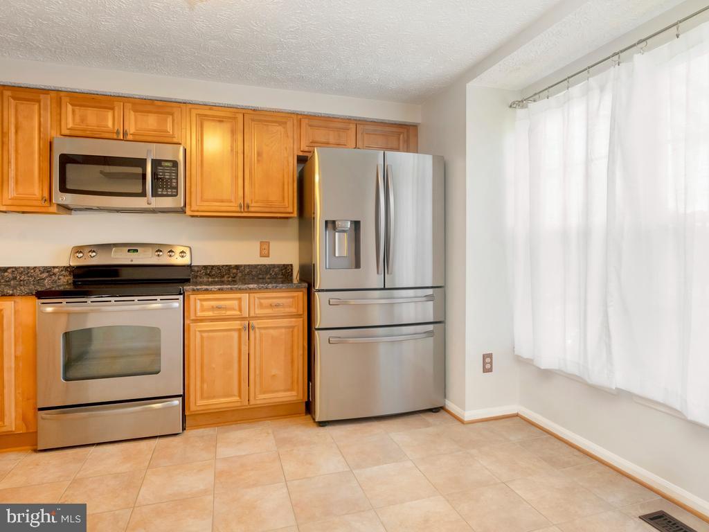 MANCHESTER LAKES - Residential Lease