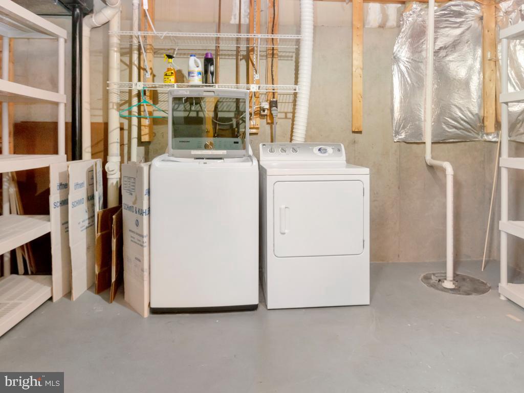 MANCHESTER LAKES - Residential Lease