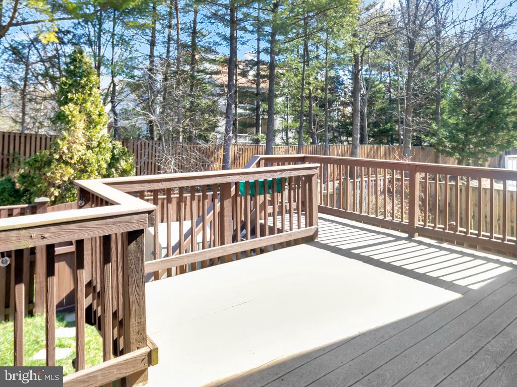 MANCHESTER LAKES - Residential Lease