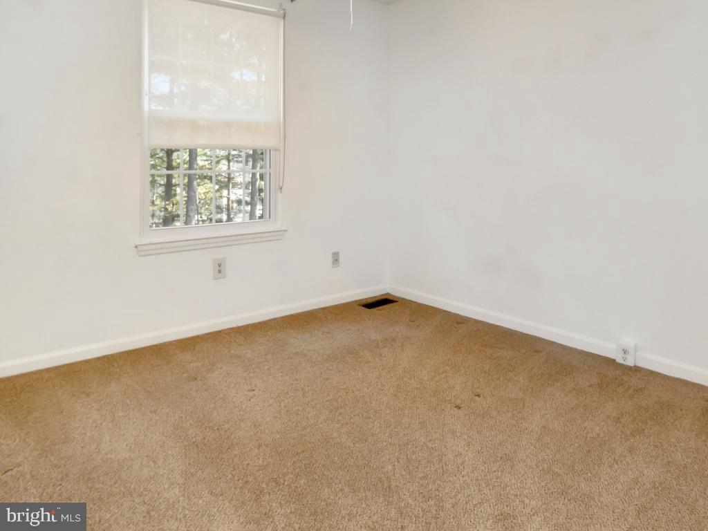 MANCHESTER LAKES - Residential Lease