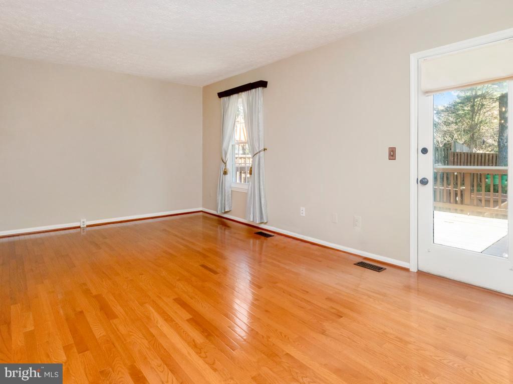 MANCHESTER LAKES - Residential Lease