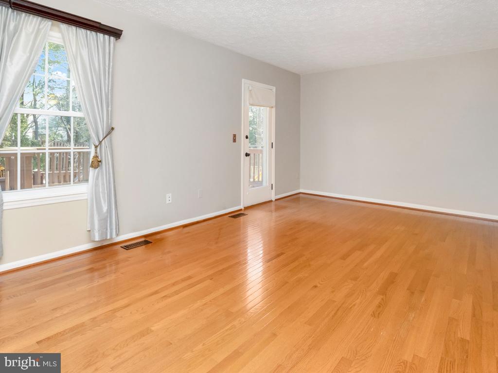 MANCHESTER LAKES - Residential Lease