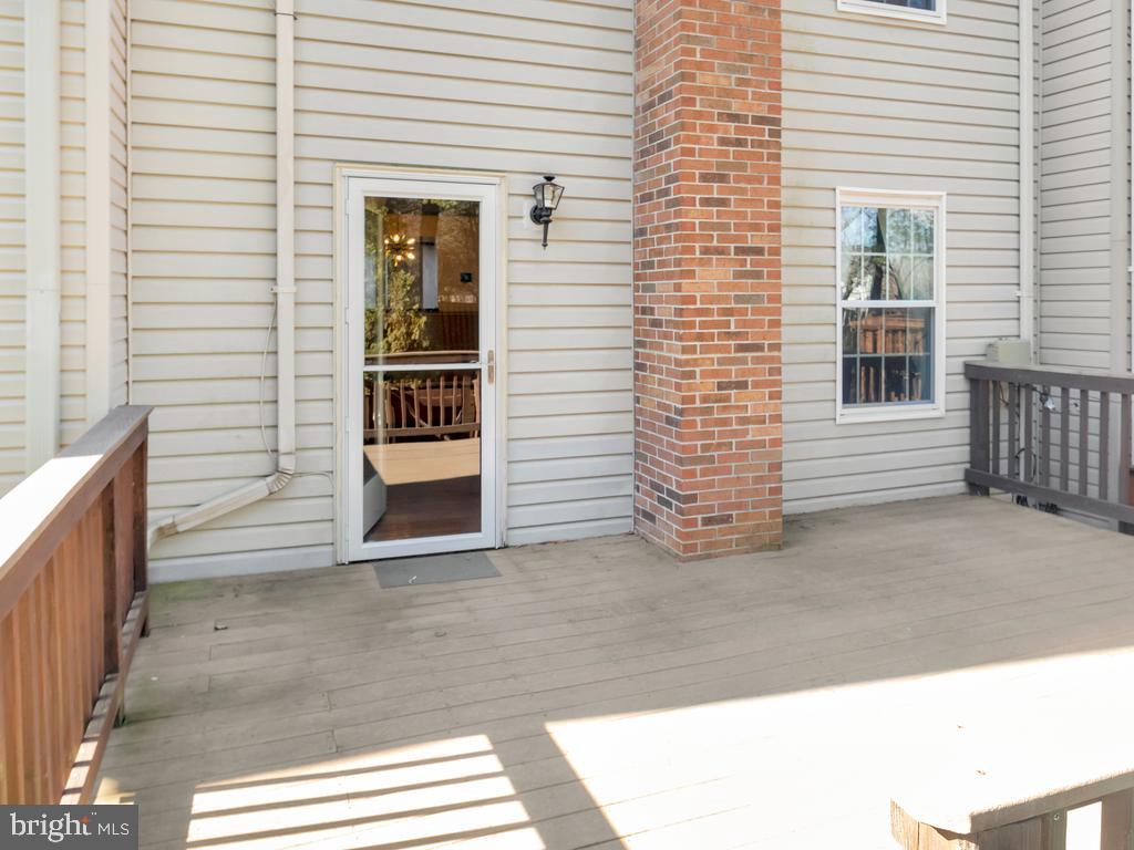 MANCHESTER LAKES - Residential Lease