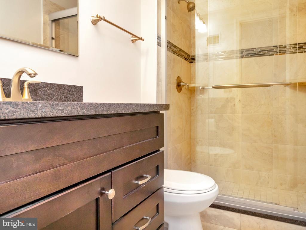 MANCHESTER LAKES - Residential Lease