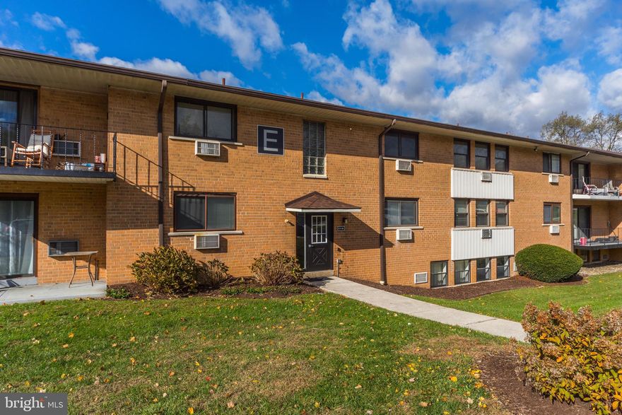 Why rent? Discover the charm of Riddle Glen, where convenience is key! This top floor one bedroom unit has beautiful sunset views and sliders to an oversized balcony to enjoy the breeze! Living room dining area combination, updated kitchen with hardwood floor, maple cabinetry and stainless appliances. Updated bath with tile floor and bath surround. Recently refinished tub. Bedroom has 2 nice sized closets for extra convenience. There is also a spacious basement storage unit adjacent to the laundry area.
Condo fee includes heat, hot and cold water and sewer fees. Just set up your electric and internet and you are good to go!
Close proximity to the Promenade at Granite Run for shopping convenience-restaurants, groceries and departent stores.
Located in between the train stations of Elwyn and Franklin Station, with bus service close by as well.
No dogs, but maximum of 2 cats allowed.