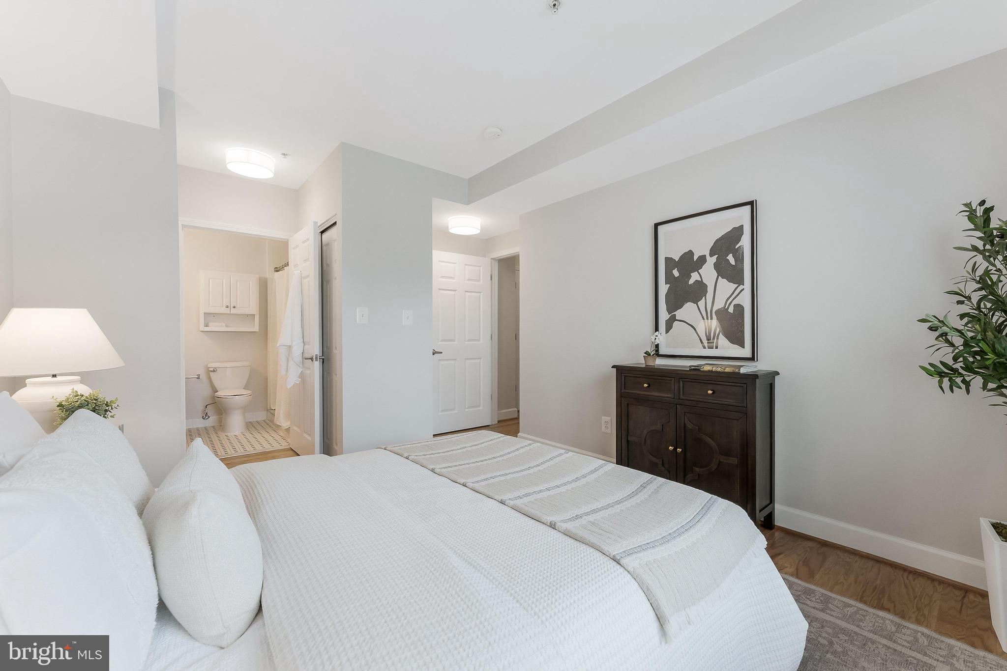 GATEHOUSE CONDOMINIUM - Residential