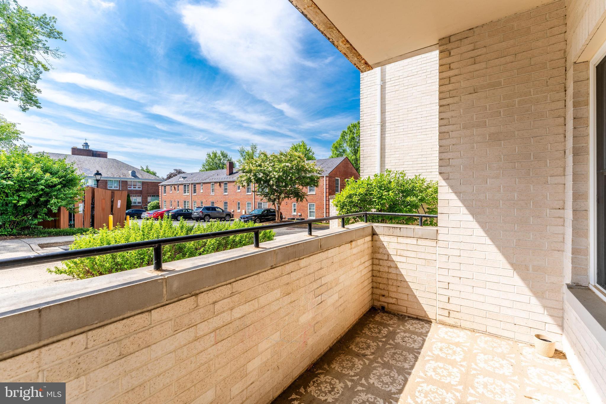 GATEHOUSE CONDOMINIUM - Residential