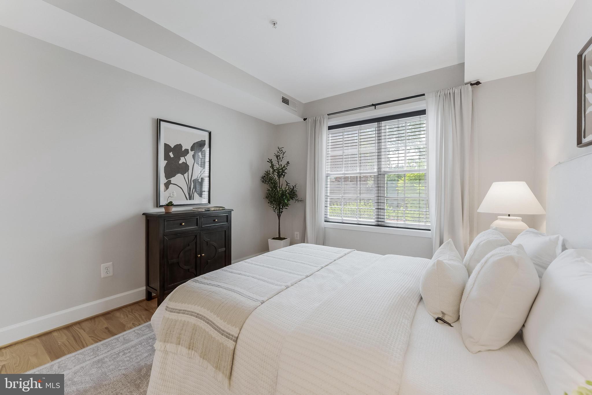 GATEHOUSE CONDOMINIUM - Residential