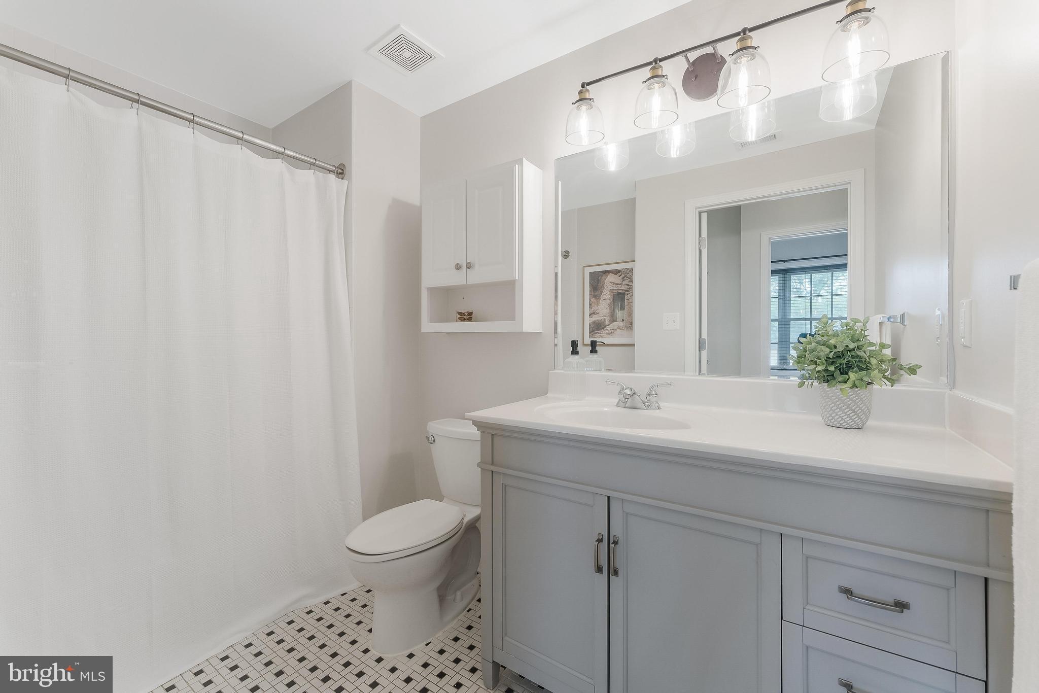 GATEHOUSE CONDOMINIUM - Residential