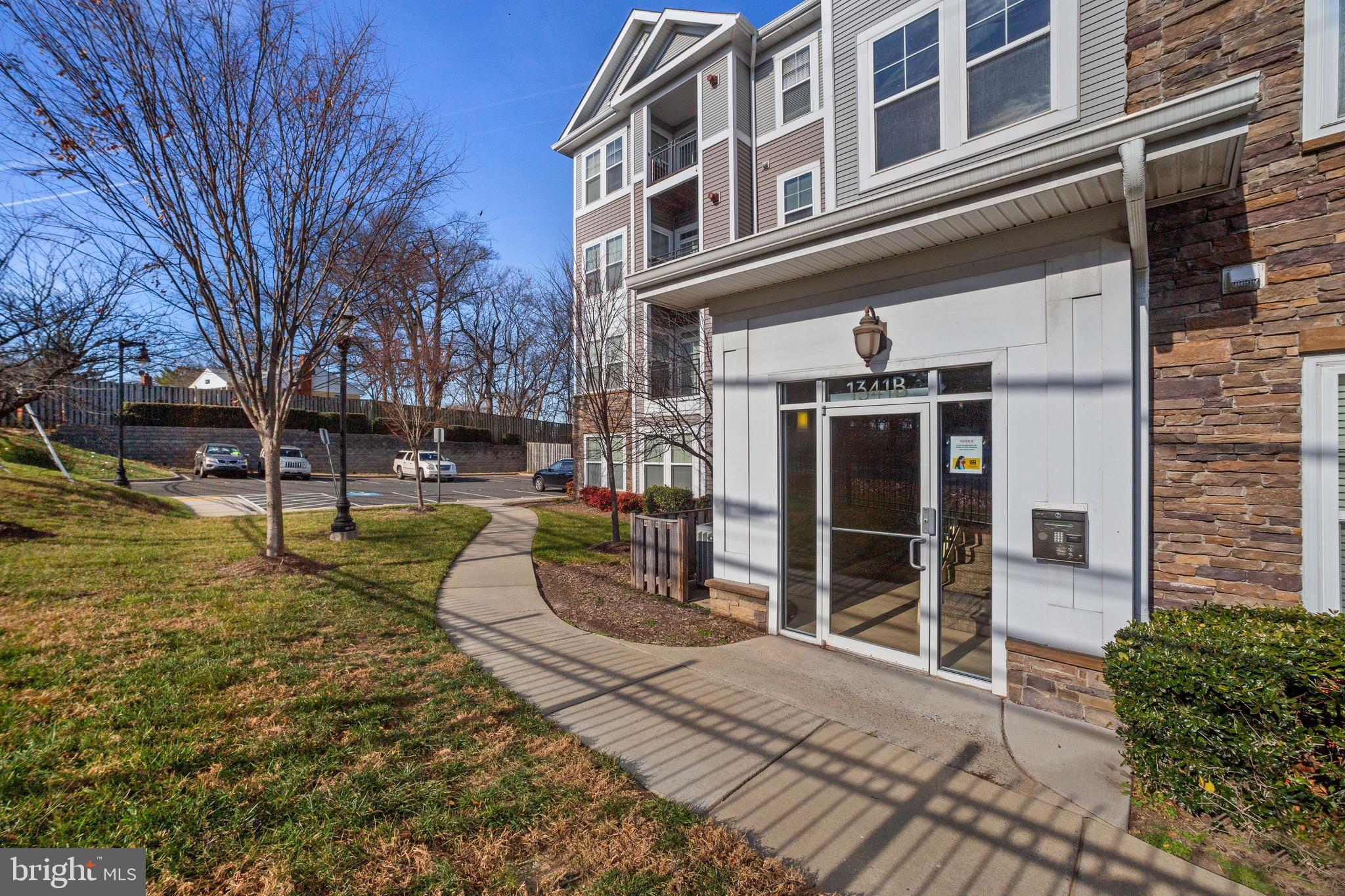 THE ADDISON AT ST PAUL - Residential