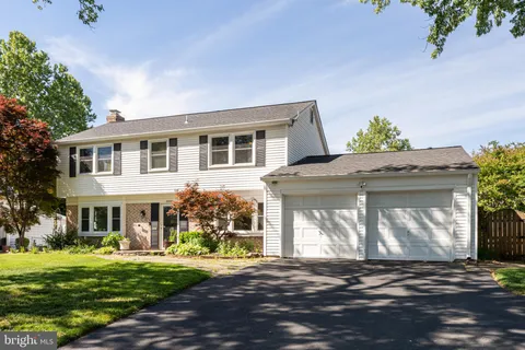 13204 Pressmont Lane, Fairfax, VA MLS: VAFX2312948