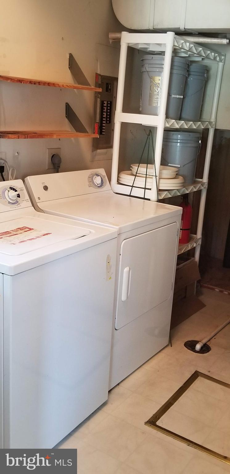 DOUGLAS ESTATES - Residential Lease