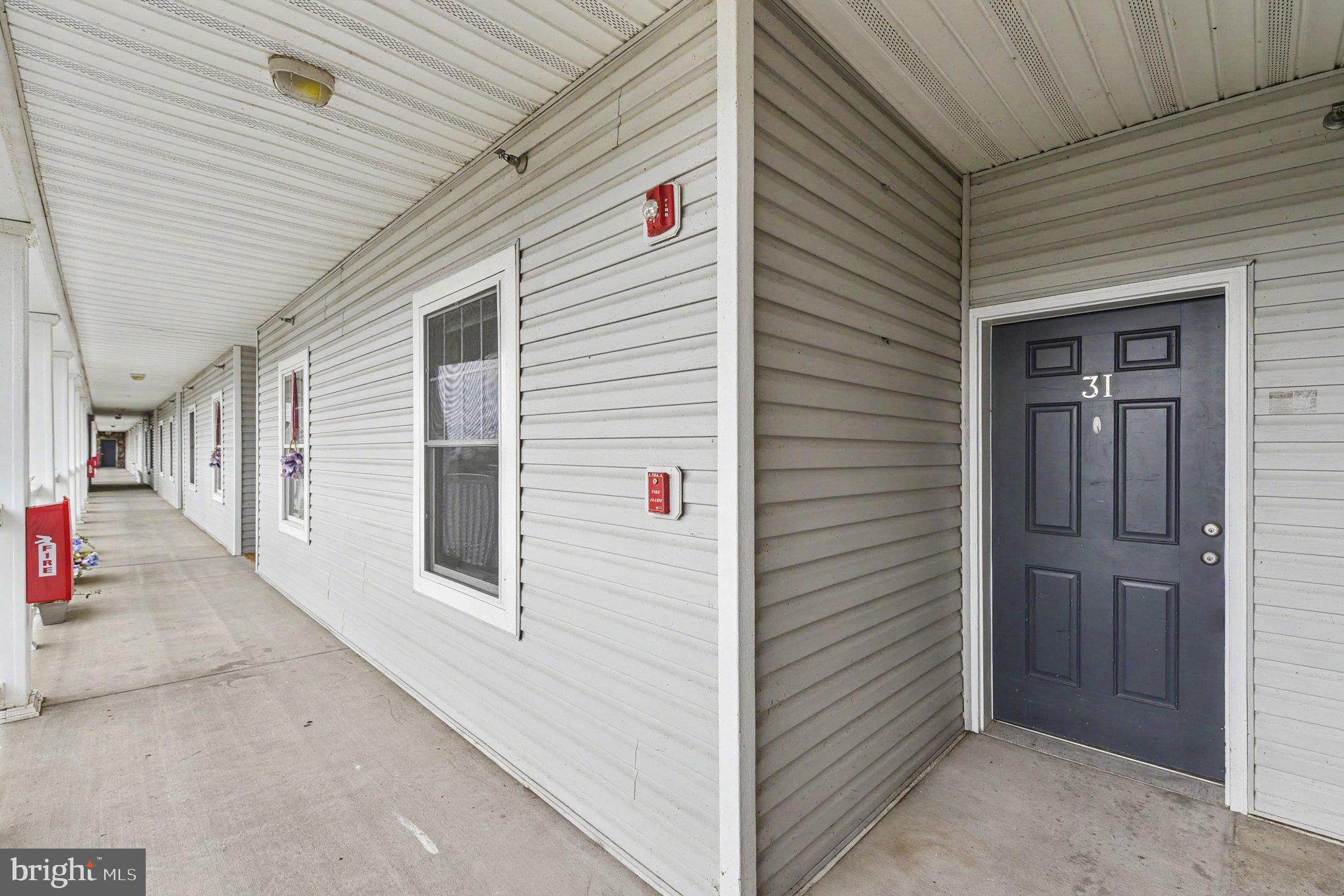 231 ROUNDHOUSE DRIVE 3I