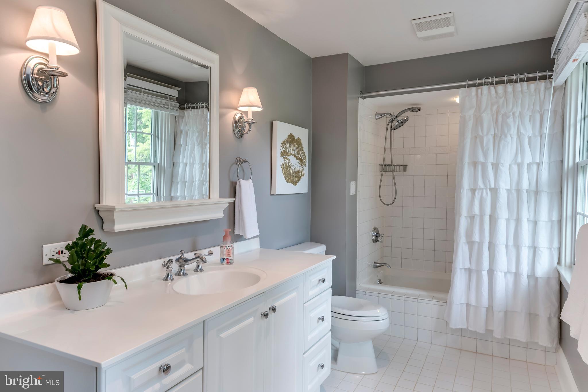 WARDOUR - Residential