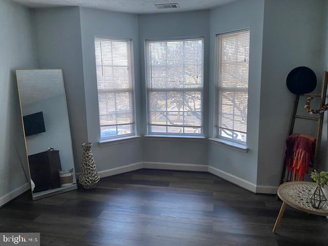 ADMIRAL REACH AT HARBOUR GATES - Residential Lease