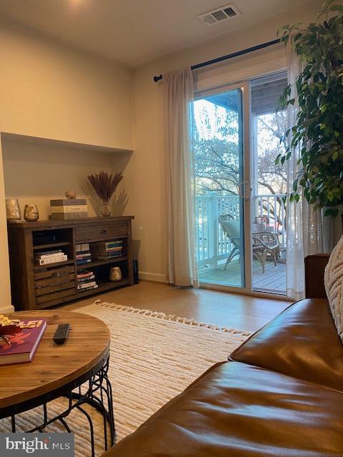 ADMIRAL REACH AT HARBOUR GATES - Residential Lease