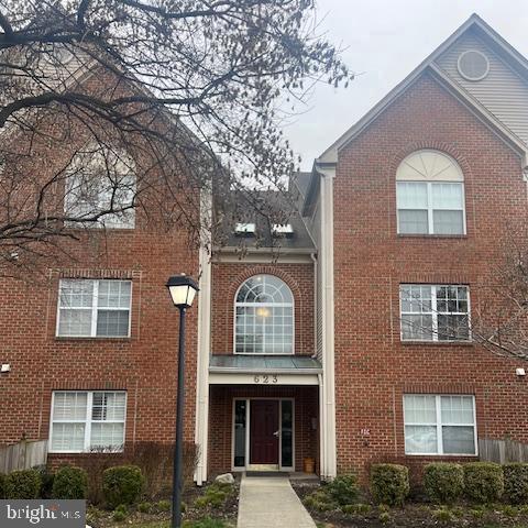ADMIRAL REACH AT HARBOUR GATES - Residential Lease