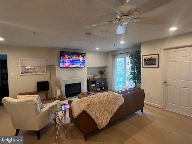 ADMIRAL REACH AT HARBOUR GATES - Residential Lease