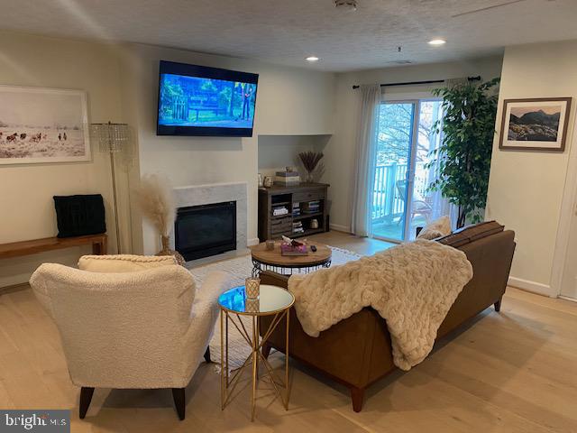 ADMIRAL REACH AT HARBOUR GATES - Residential Lease