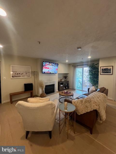 ADMIRAL REACH AT HARBOUR GATES - Residential Lease