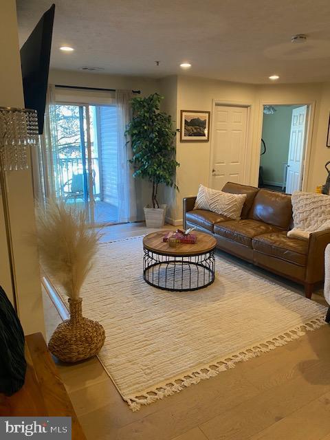 ADMIRAL REACH AT HARBOUR GATES - Residential Lease