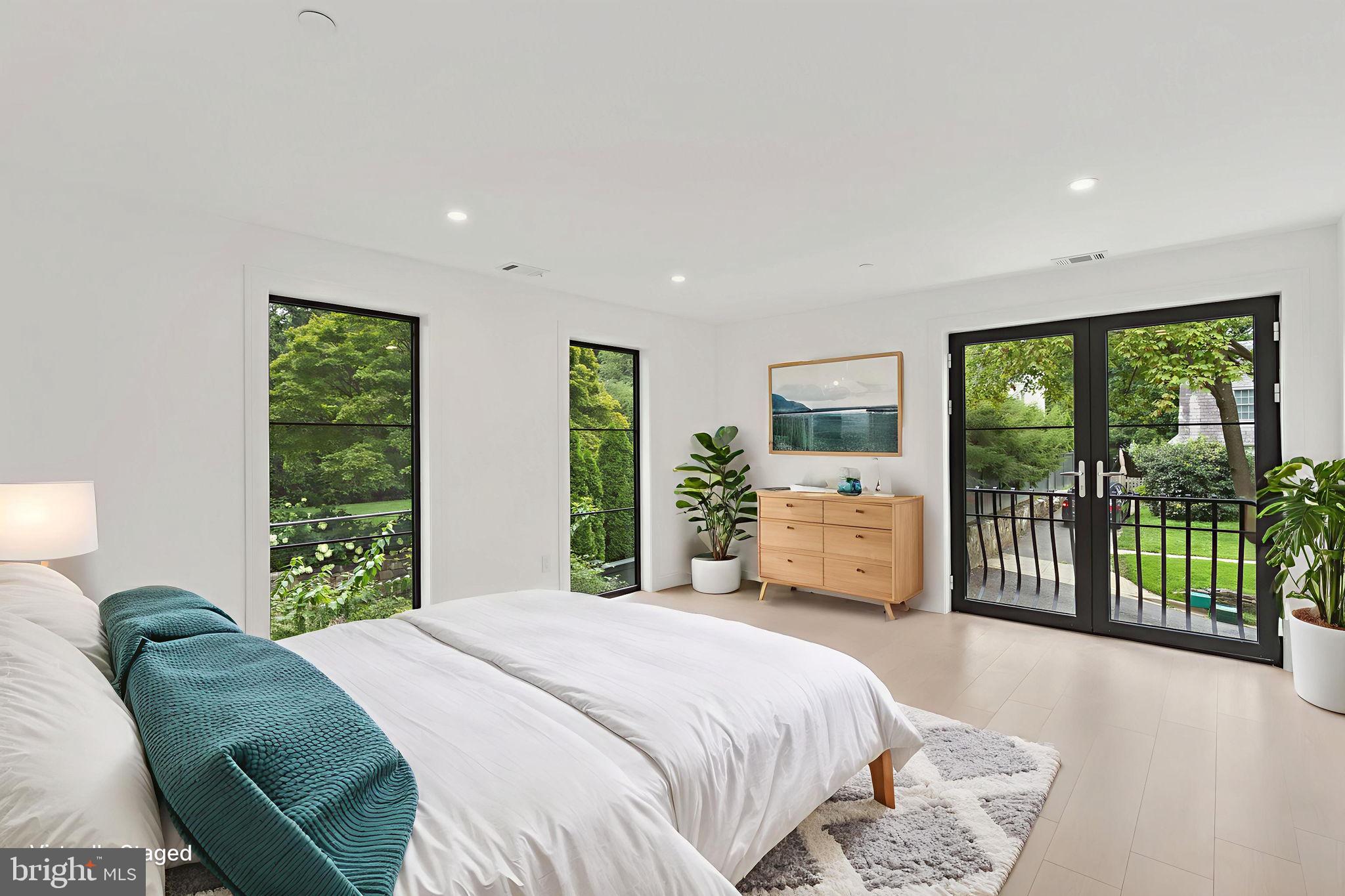 CHEVY CHASE VILLAGE - Residential