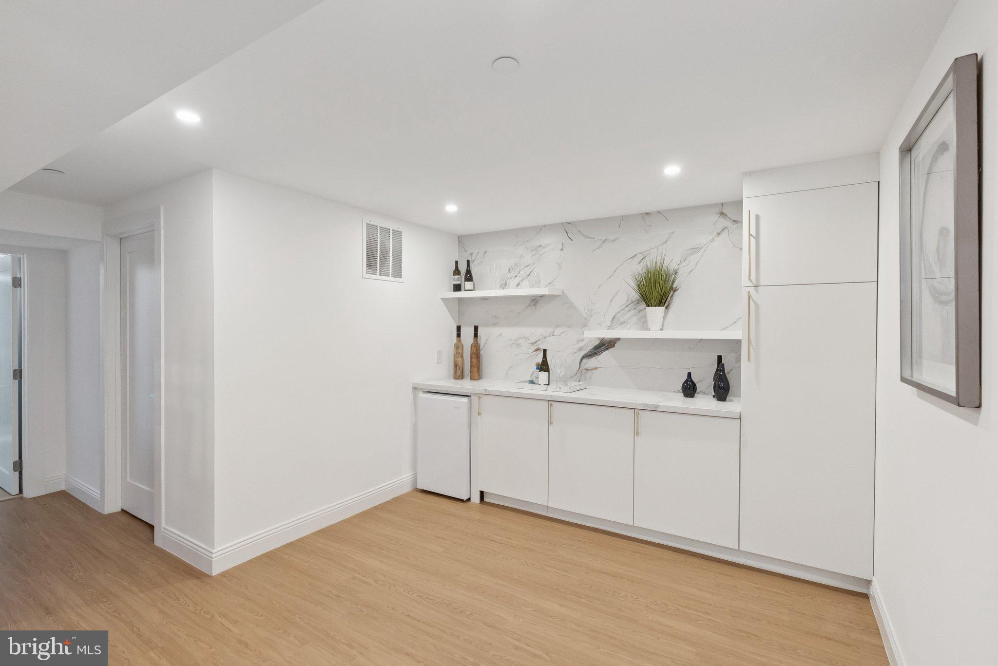 CHEVY CHASE VILLAGE - Residential