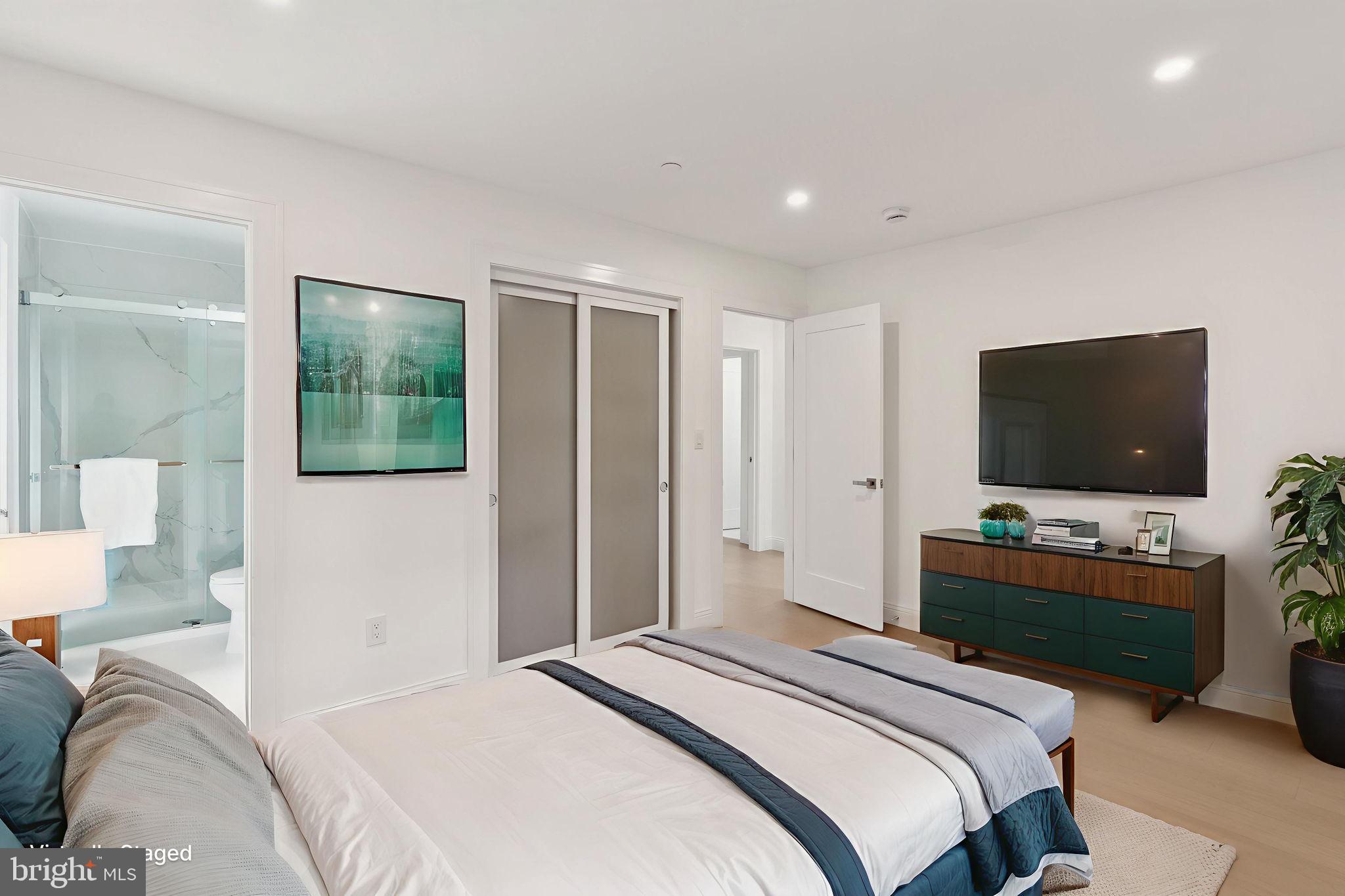 CHEVY CHASE VILLAGE - Residential