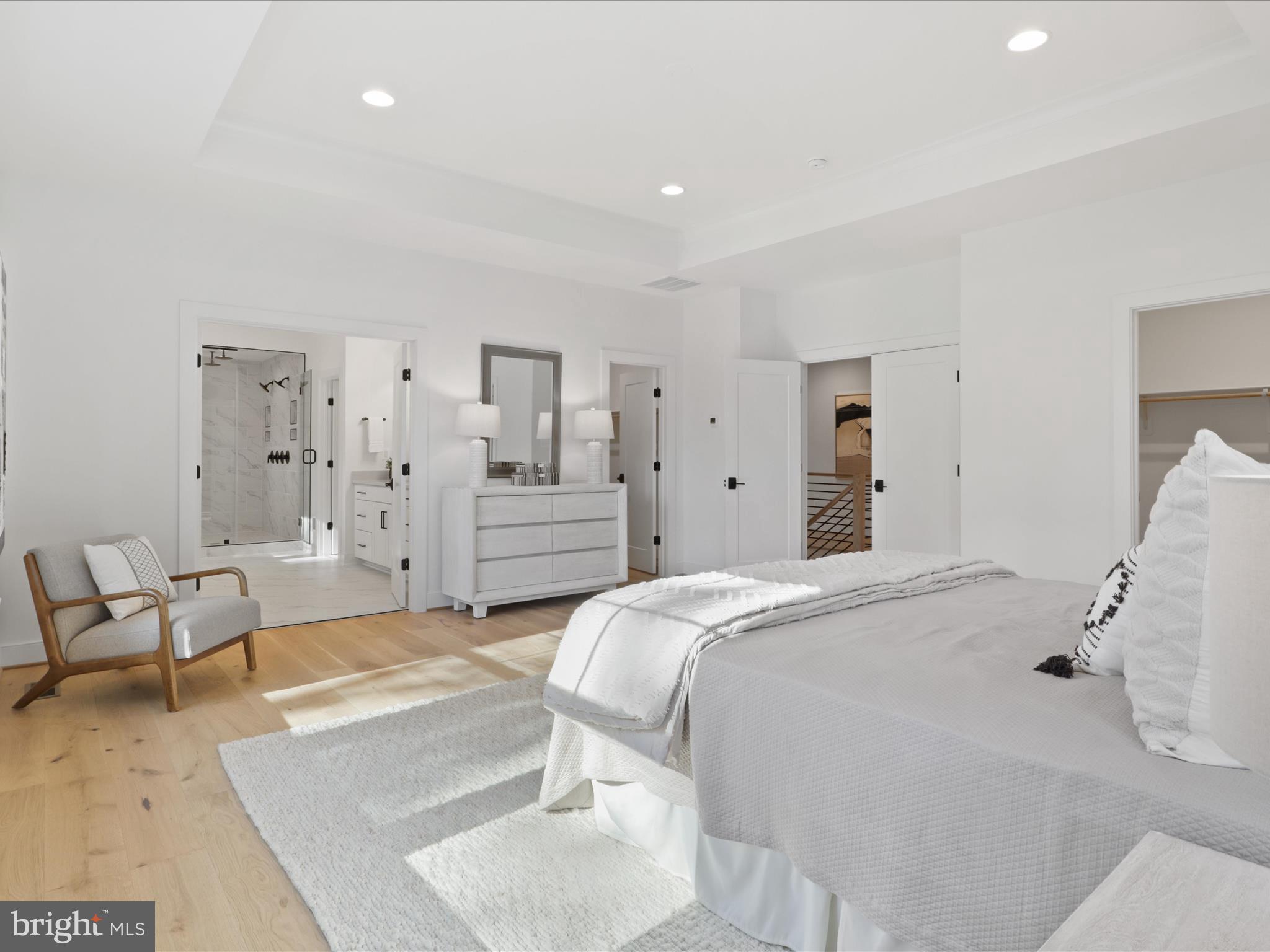 VIENNA WOODS - Residential