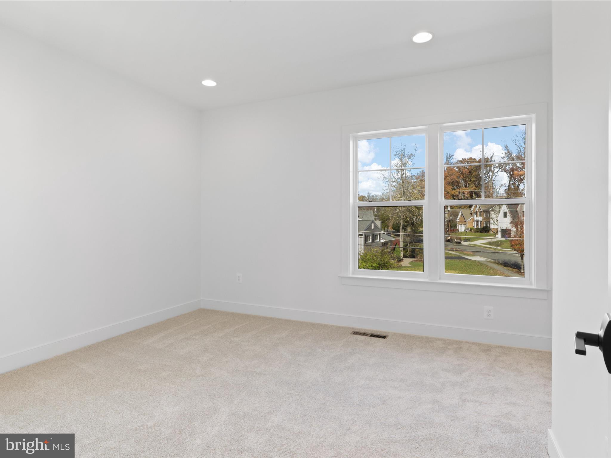 VIENNA WOODS - Residential