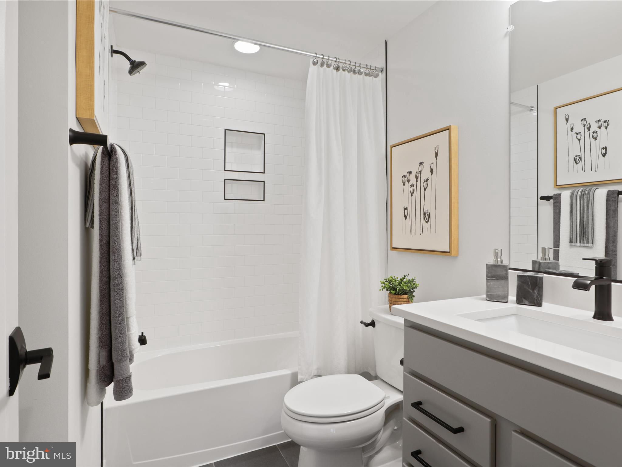 VIENNA WOODS - Residential