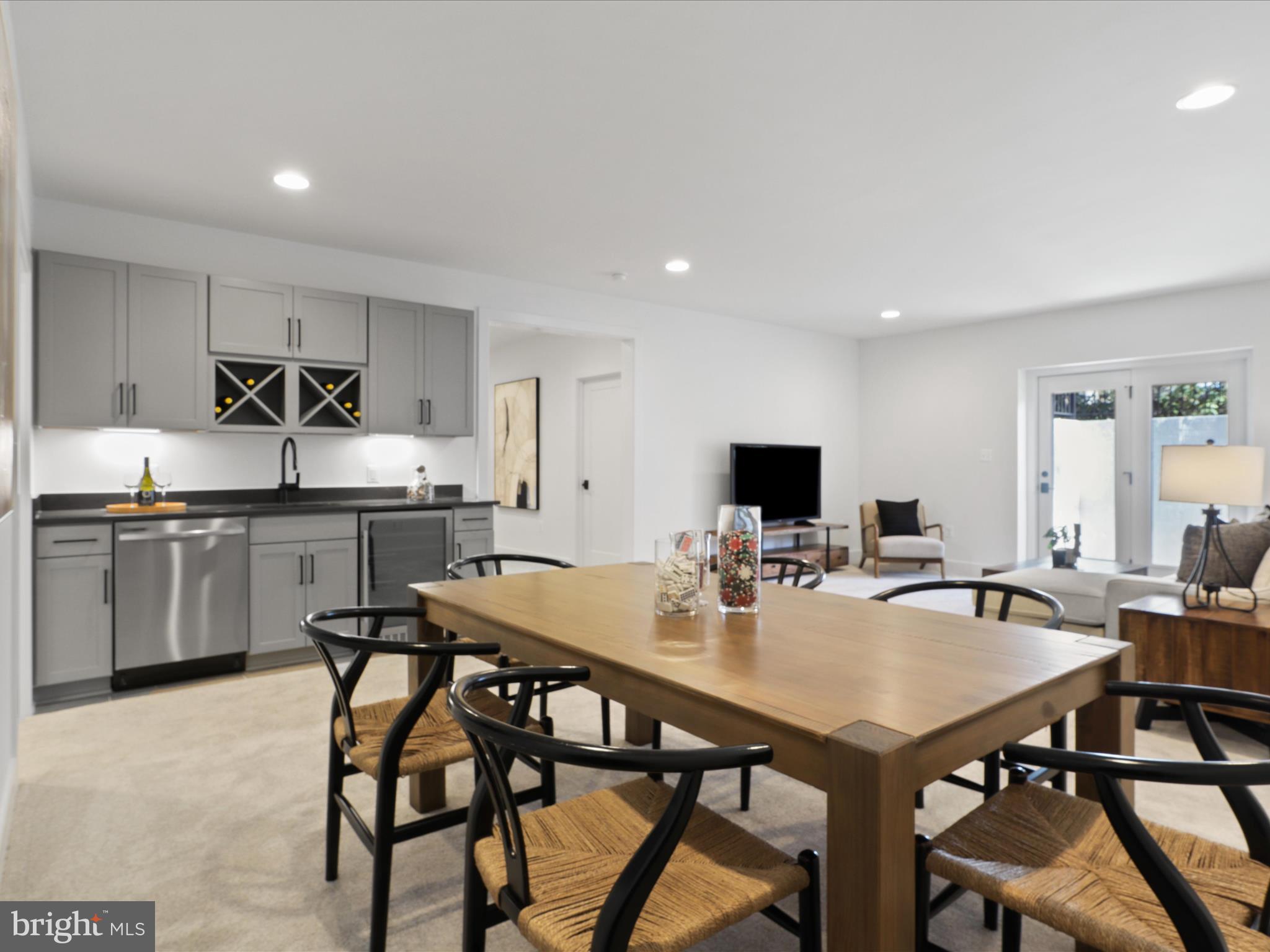 VIENNA WOODS - Residential